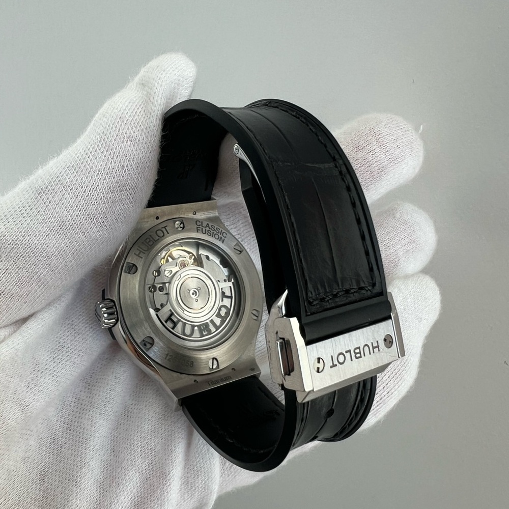 Hublot Classic fusion Titanium 38mm with alligator strap - Picture 4 of 11